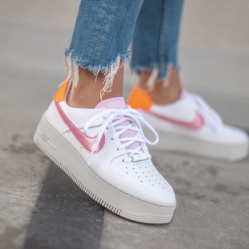 Women's Air Force 1 Sage Low White/Digital Pink